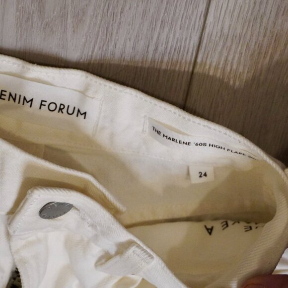 The Marlene High-Rise Flared Jeans (Size 24) ✨. Premium denim - Picture 4 of 6